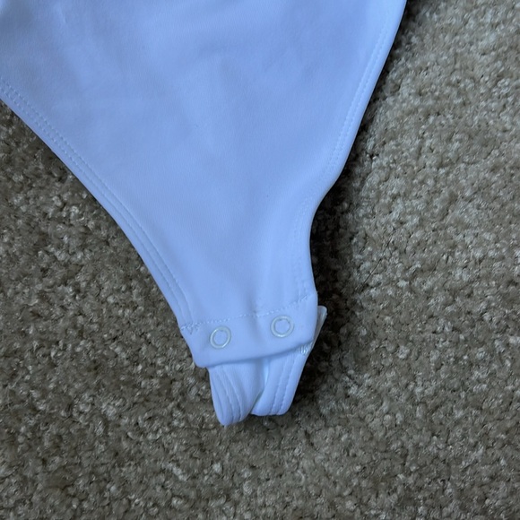 Aritzia Contour Squareneck Longsleeve Bodysuit - Picture 7 of 7